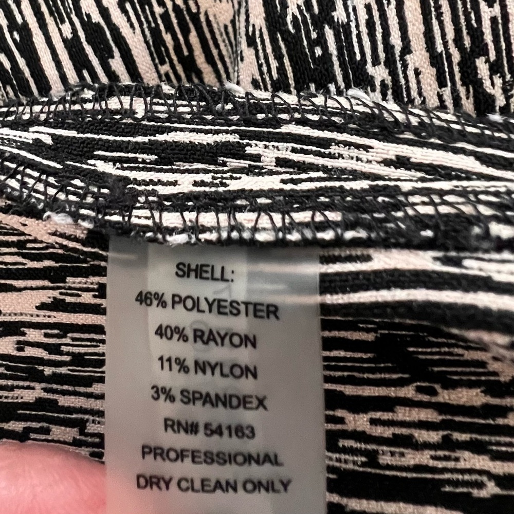 Calvin Klein Black and Light Pink Stretchy Sheath Dress. Women’s Size 10. - Picture 6 of 6